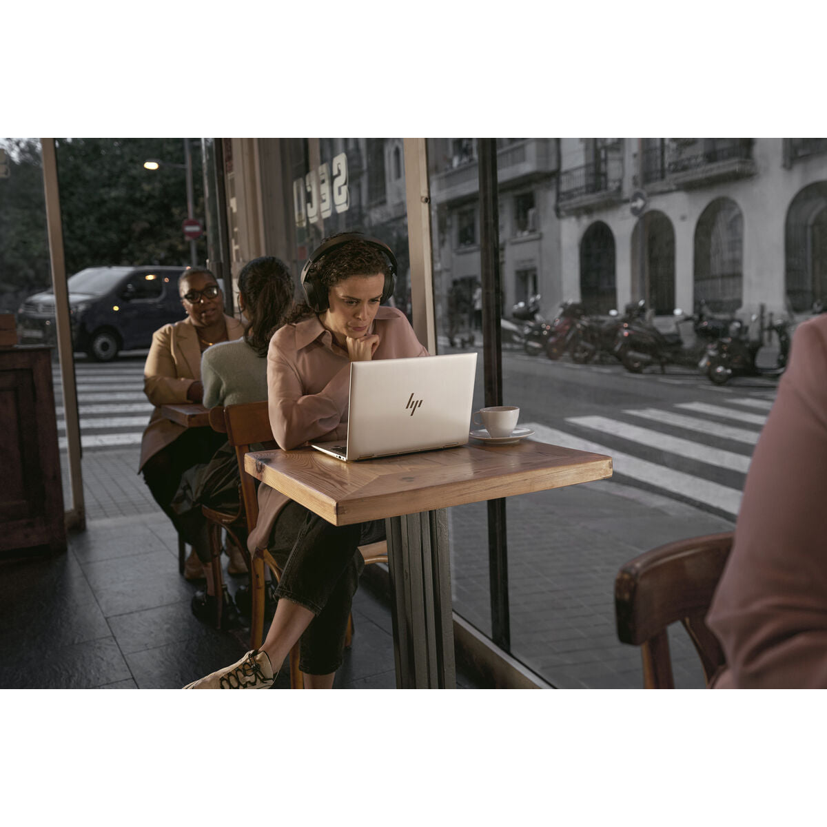 Laptop HP B05DME8Q#ABE